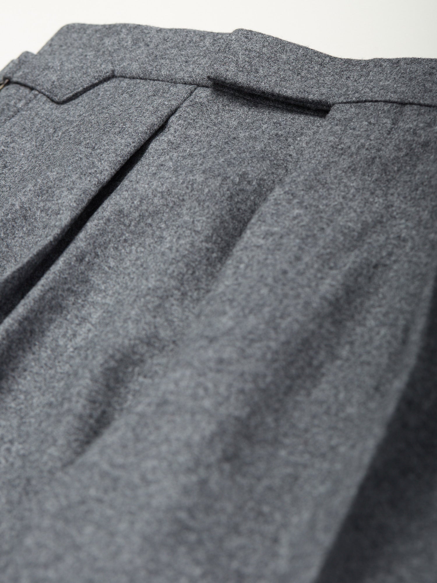 Colkirk Woolen Flannel Pleated Trousers Mid Grey