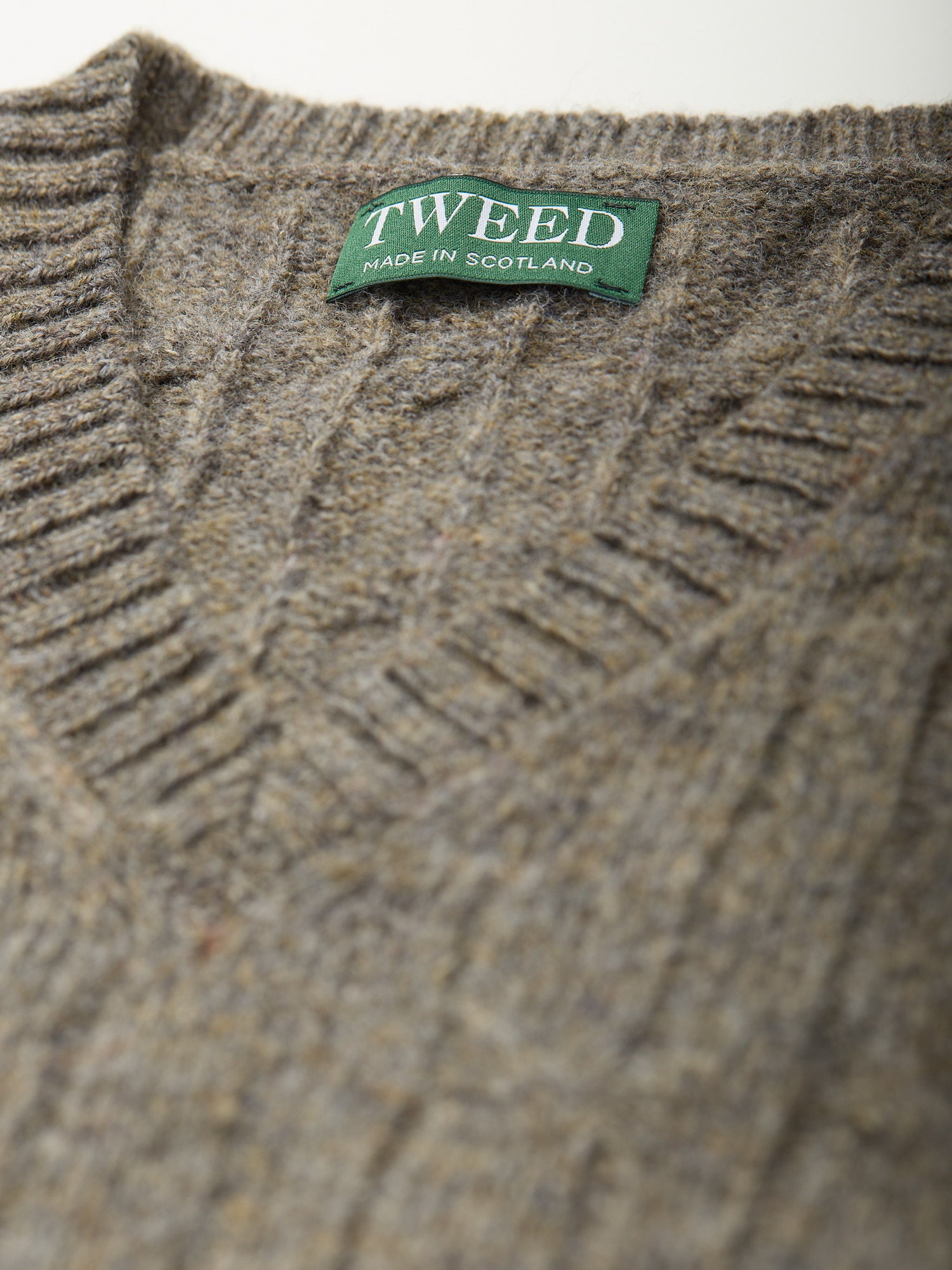 Cable Knit Shetland Slip-over Oyster
