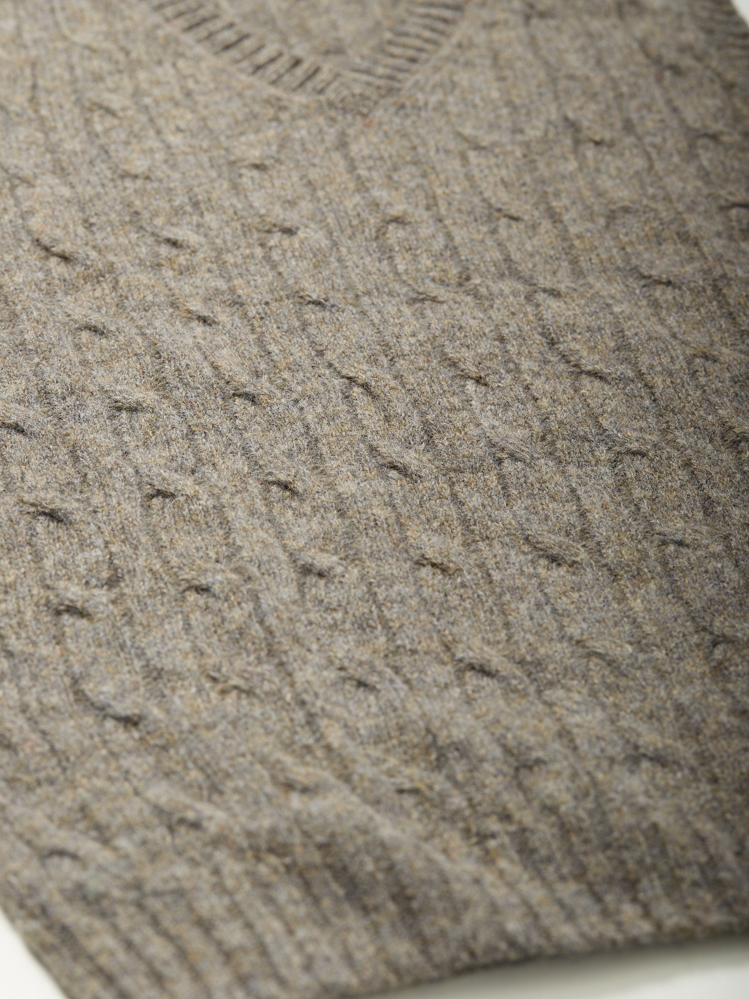 Cable Knit Shetland Slip-over Oyster