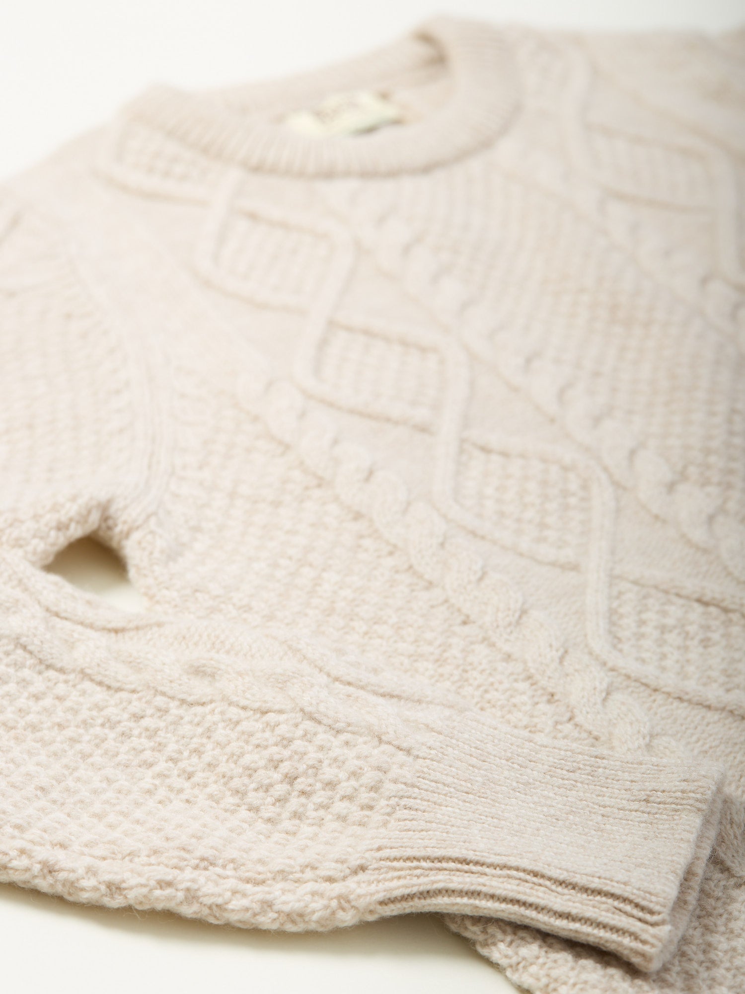 4-Ply Lambswool Aran Crew Neck Linen