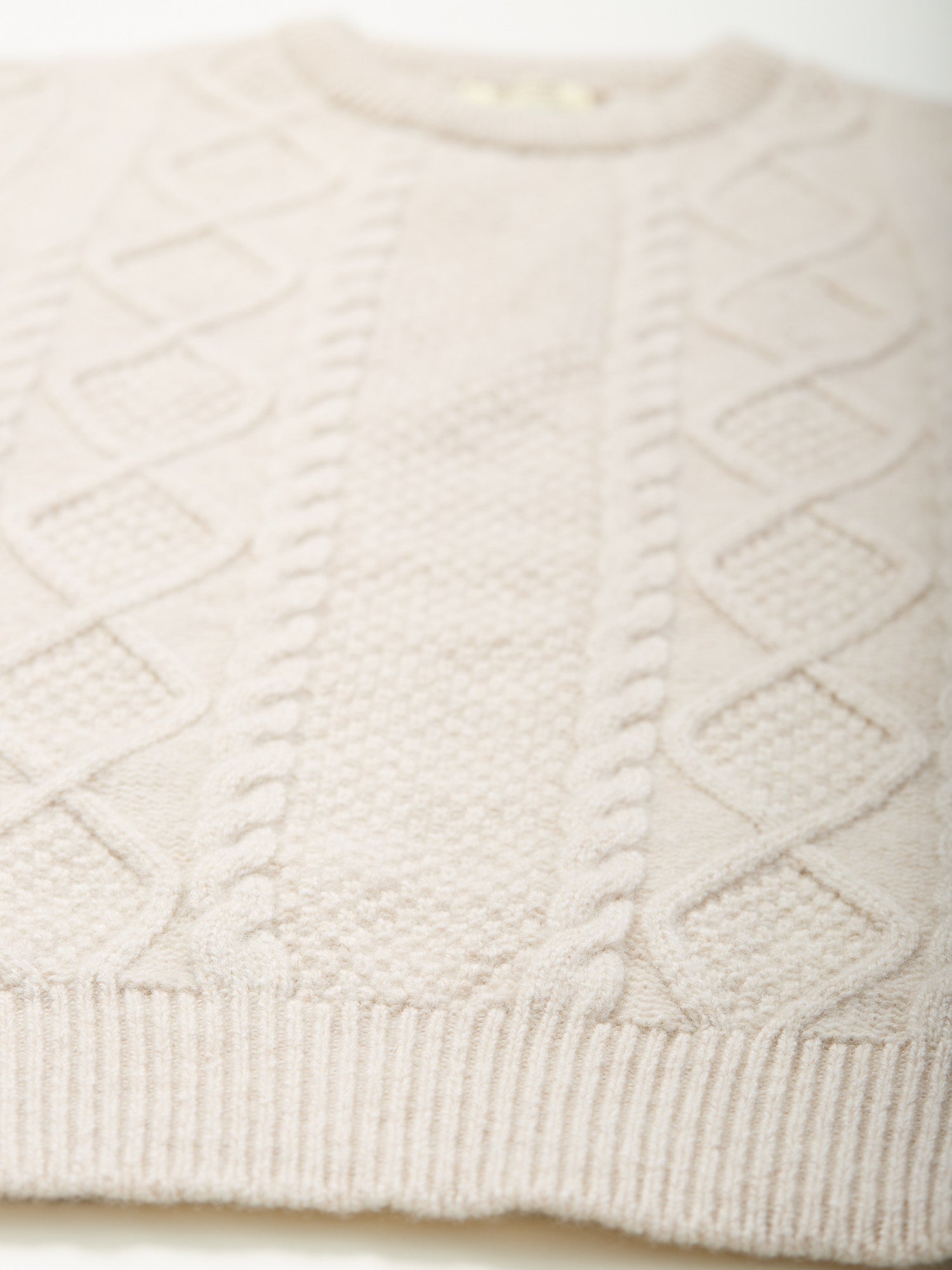 4-Ply Lambswool Aran Crew Neck Linen
