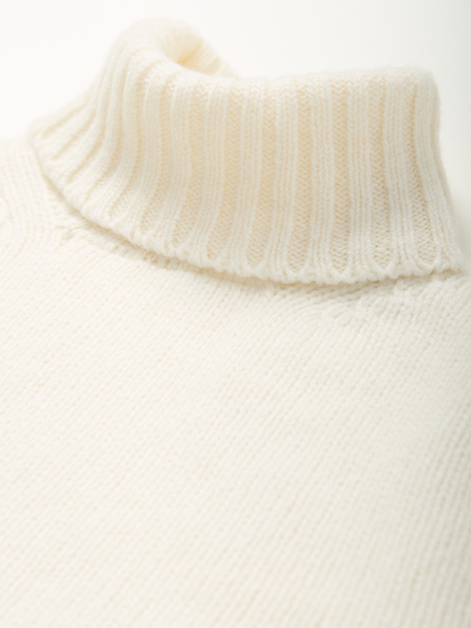 4-Ply Lambswool Submariner Roll Neck Ecru