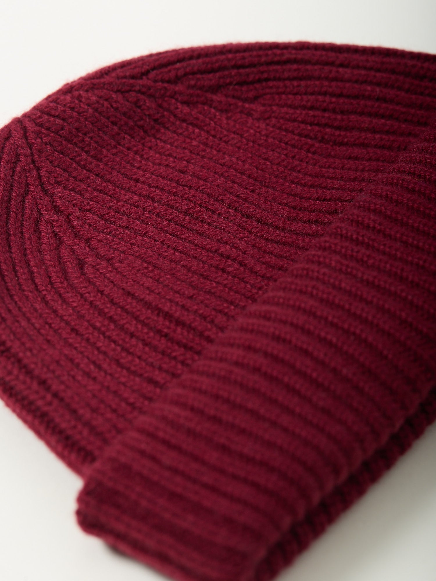 Ribbed Cashmere Hat Claret