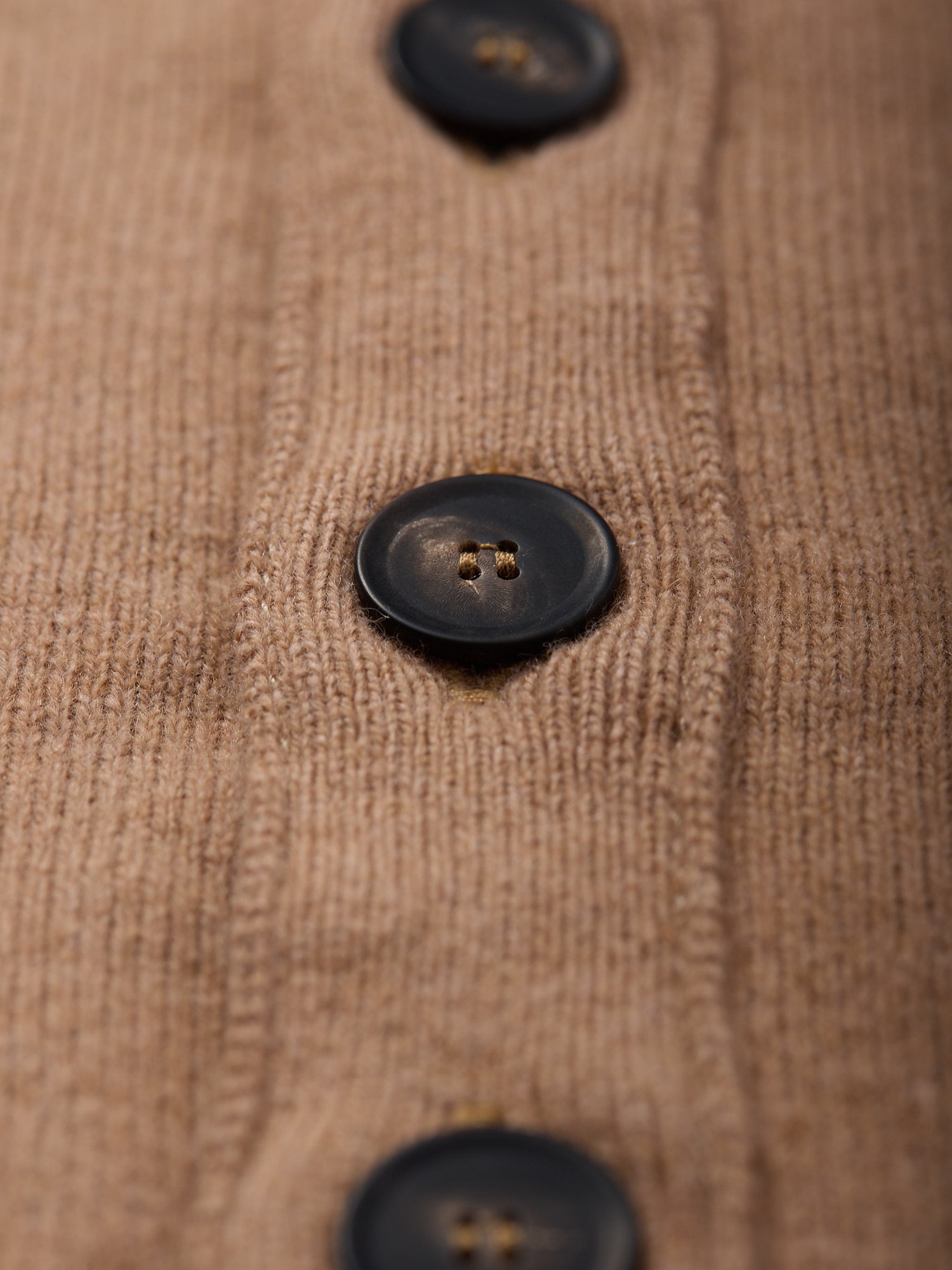 Lambswool Sleeveless Cardigan Camel