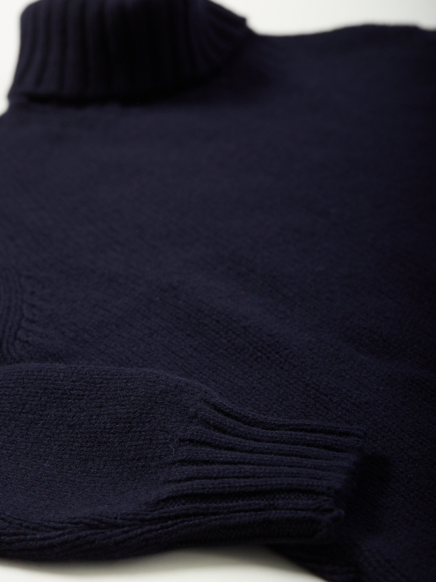 4-Ply Lambswool Submariner Roll Neck Navy