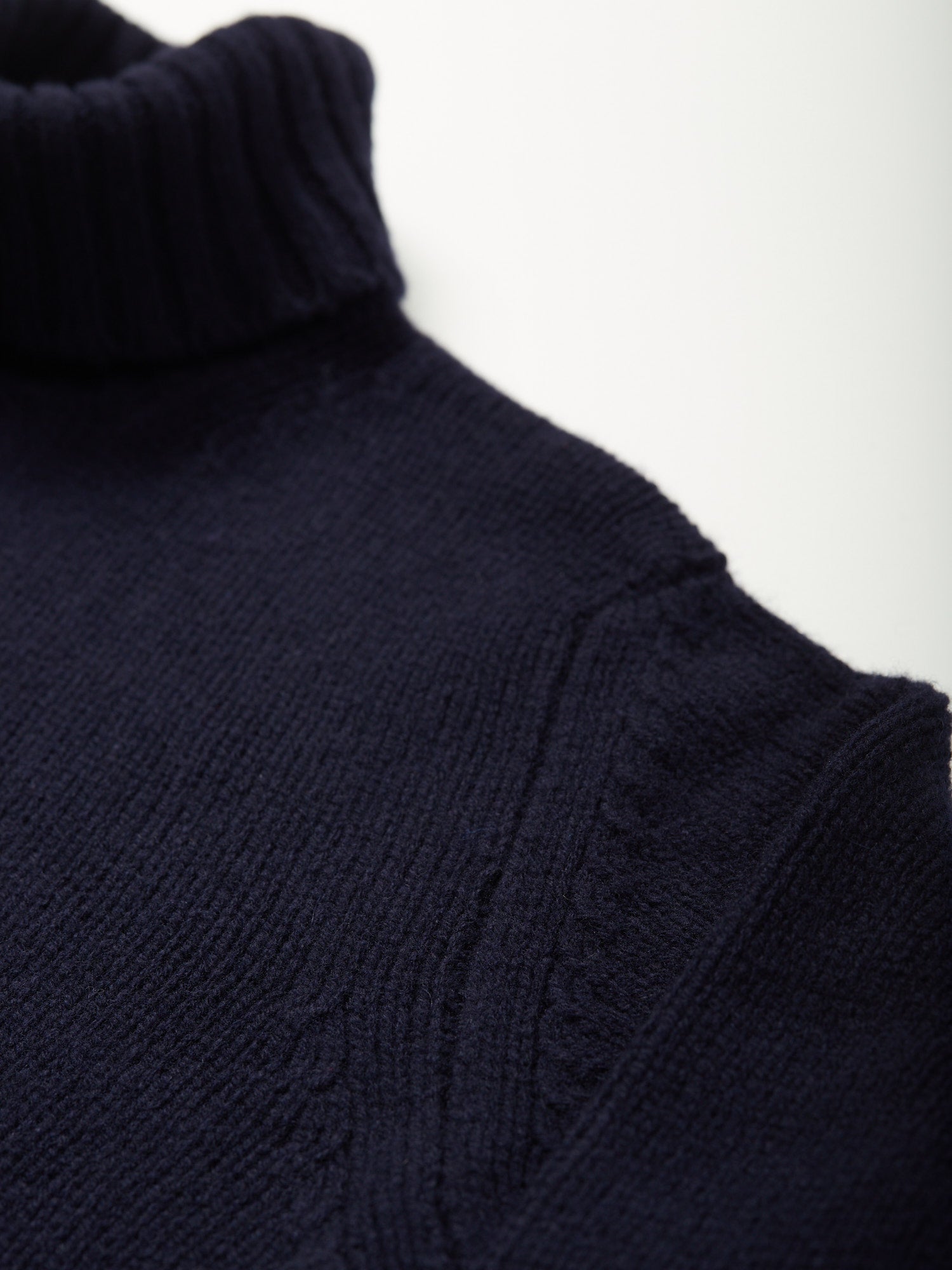 4-Ply Lambswool Submariner Roll Neck Navy