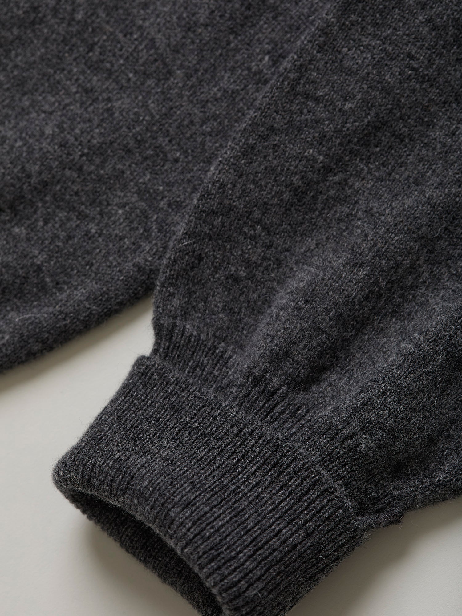 Lambswool Vee Neck Cliff
