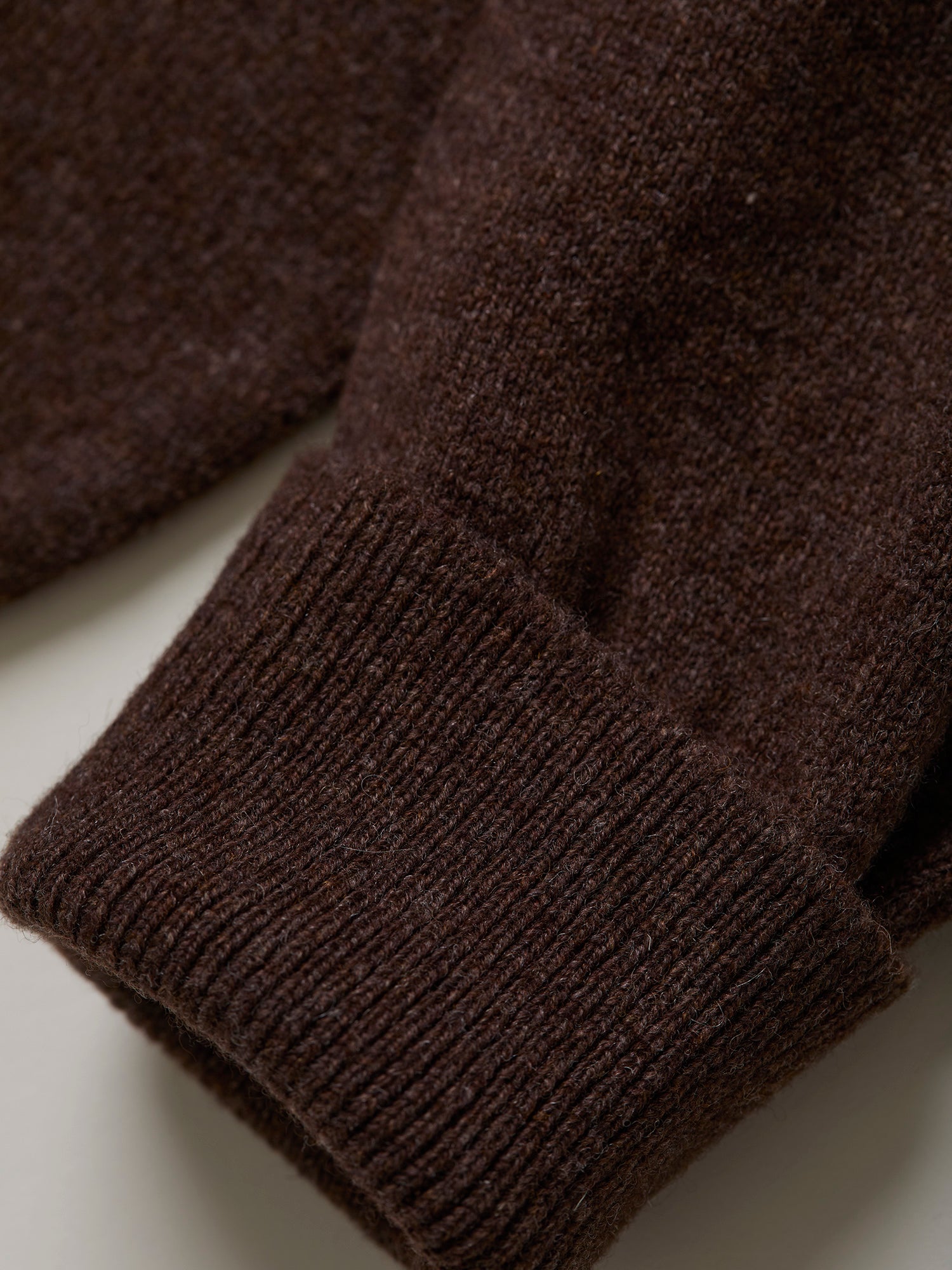Lambswool Vee Neck Mocha
