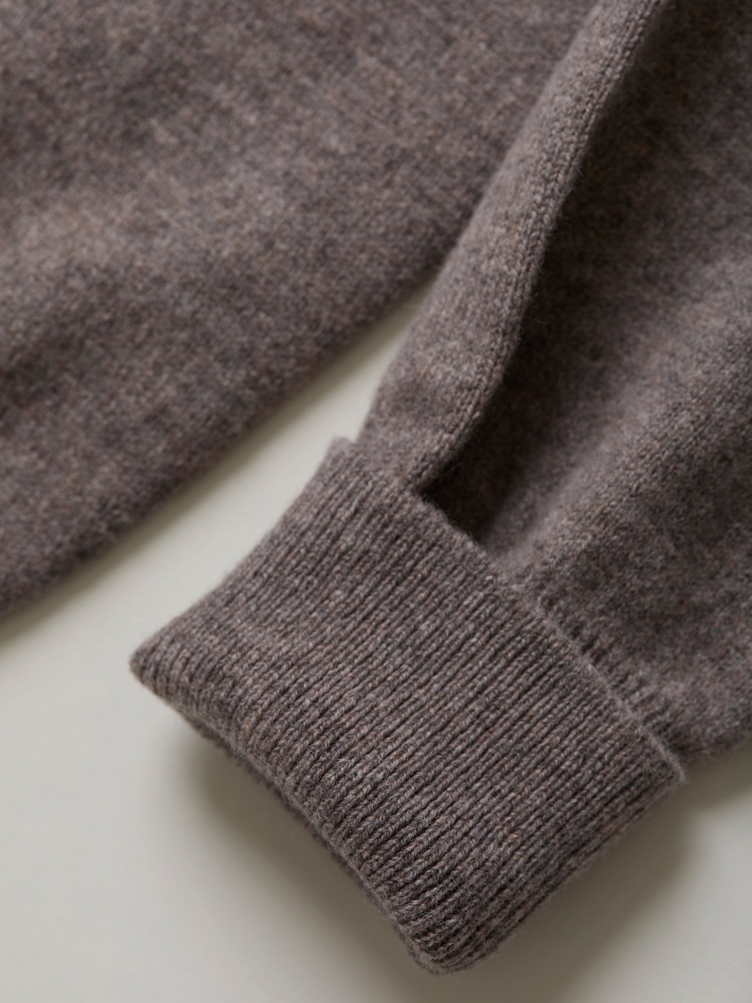 Lambswool Vee Neck Vole