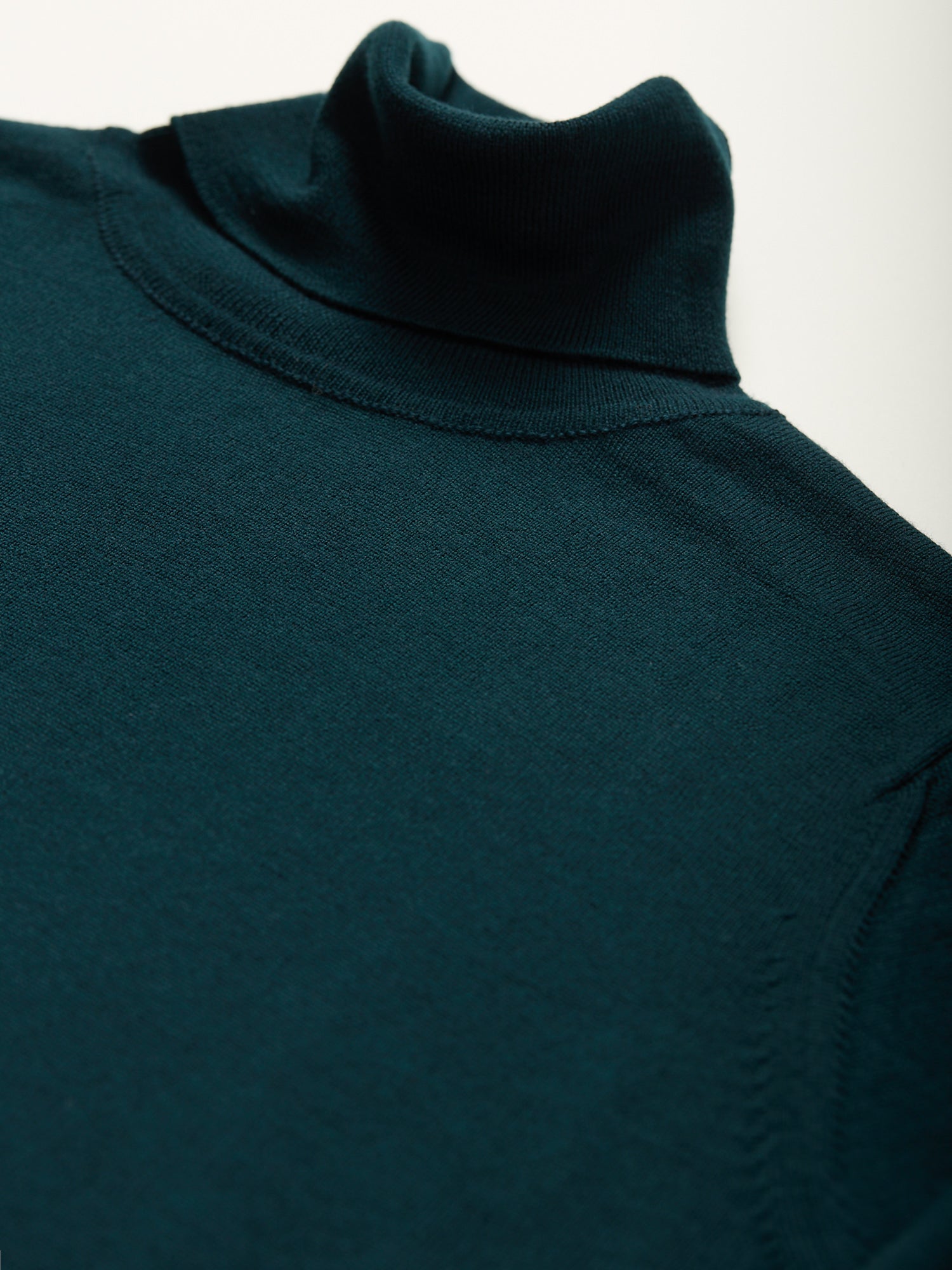 Merino Roll Neck Tartan Green