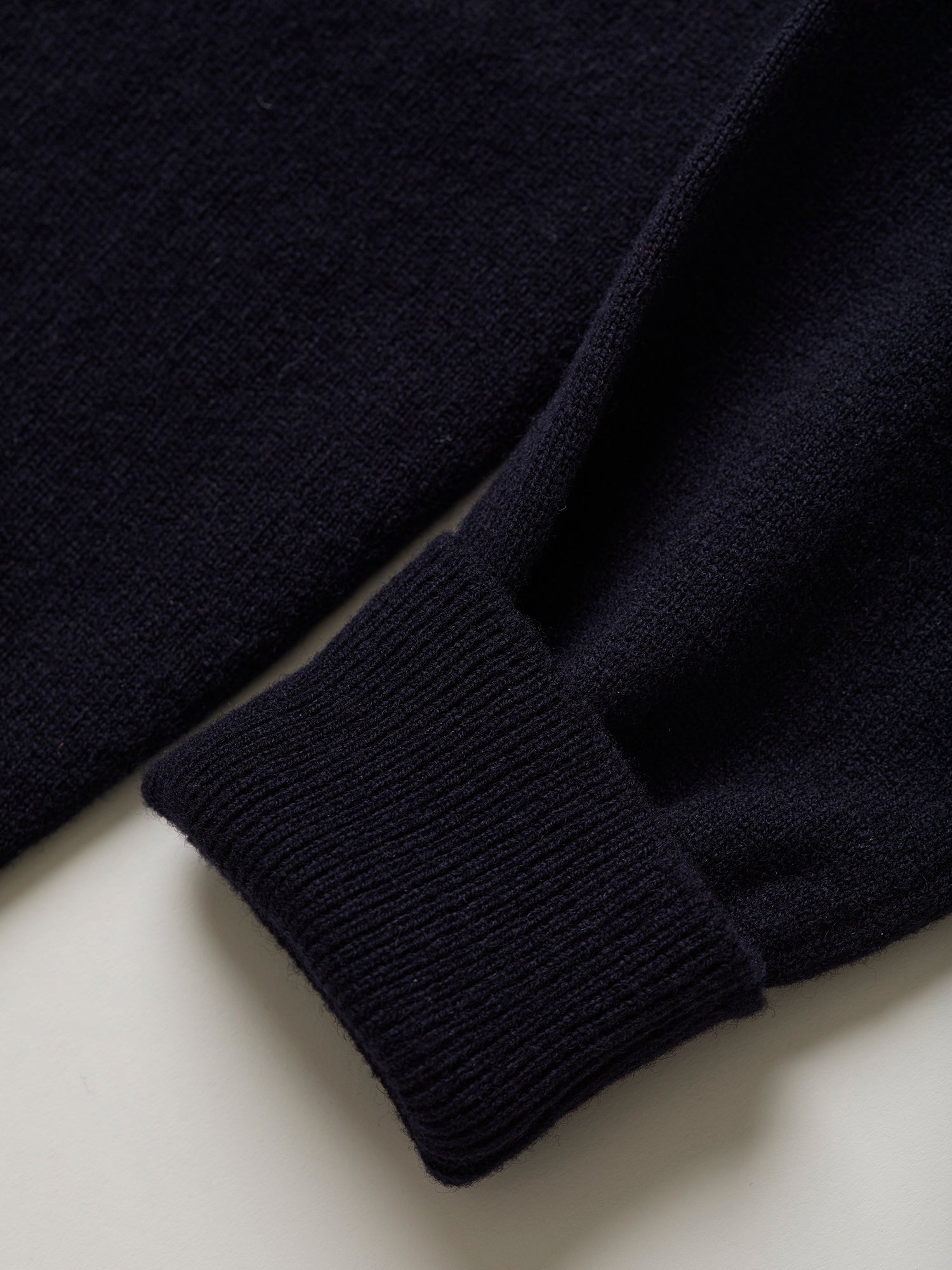 Lambswool Vee Neck Navy