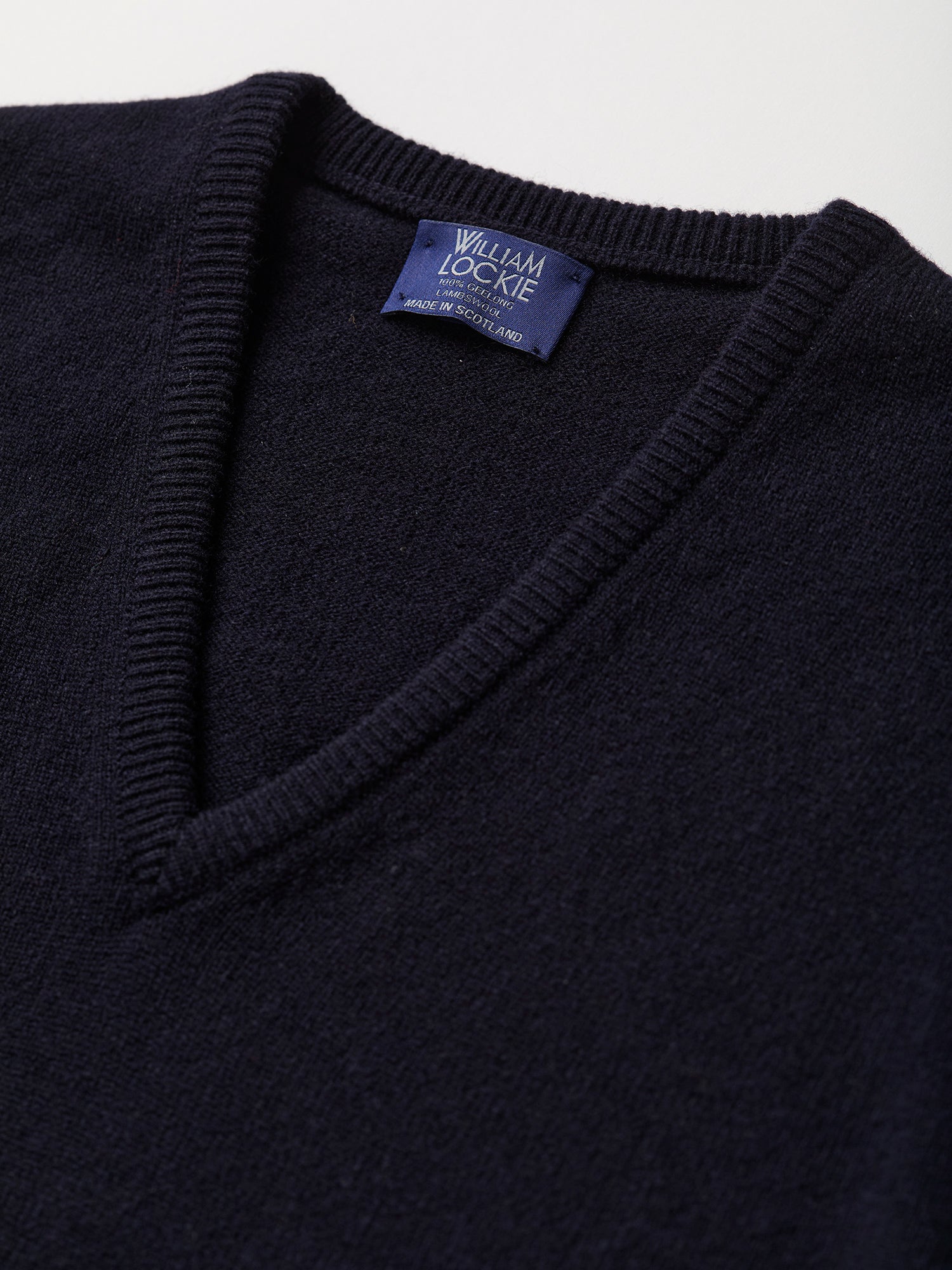 Lambswool Vee Neck Navy