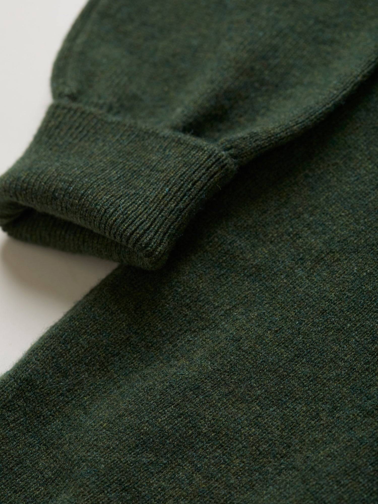 Lambswool Vee-neck Rosemary